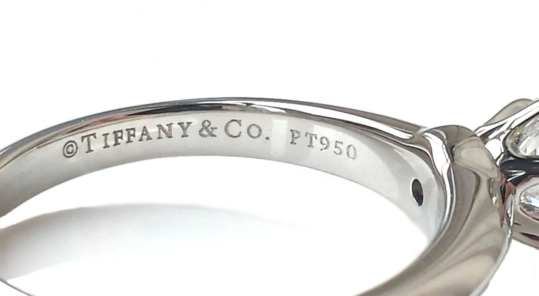Tiffany & Co. 0.63ct H/VS2 Round Brilliant Cut Diamond Engagement Ring