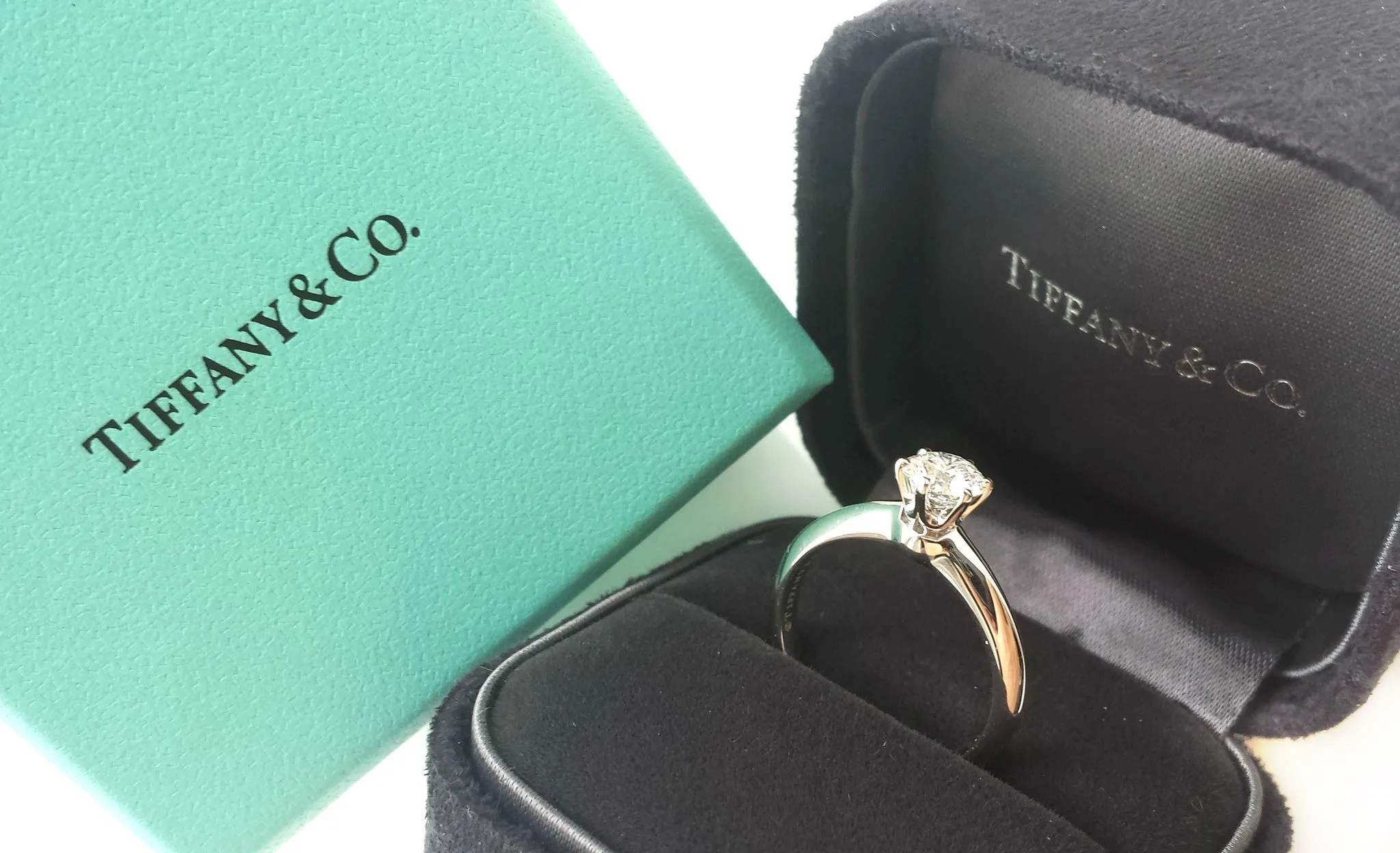 Tiffany & Co. 0.63ct H/VS2 Round Brilliant Cut Diamond Engagement Ring