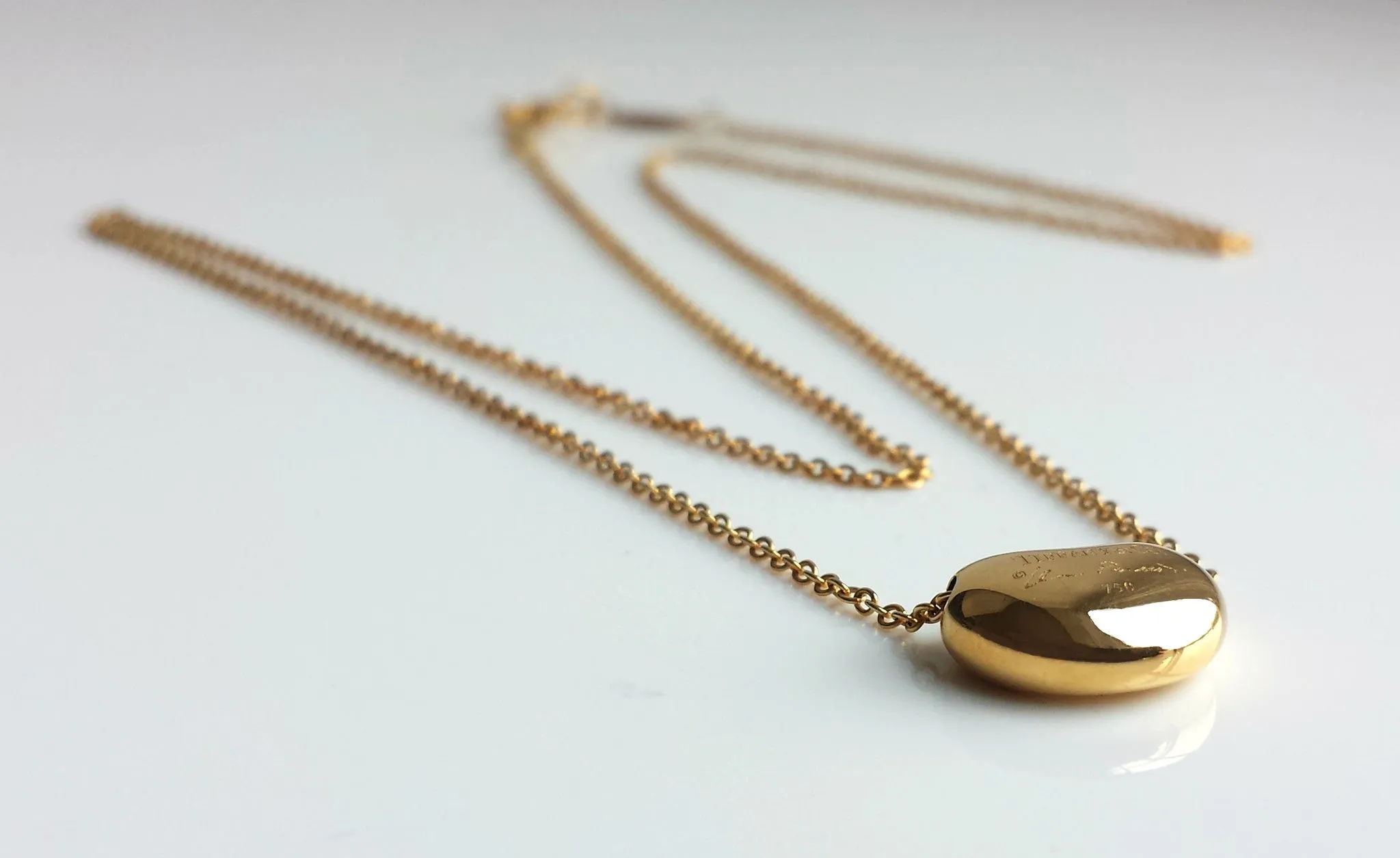 Tiffany & Co Elsa Peretti Bean 18k Yellow Gold Necklace 18" Chain Boxes